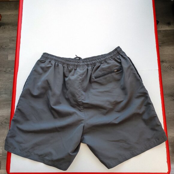 Wilson active wear tennis shorts men's size L grey with embroidered brand logo - Picture 2 of 11